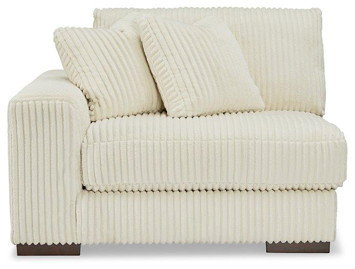 Lindyn Sectional with Chaise